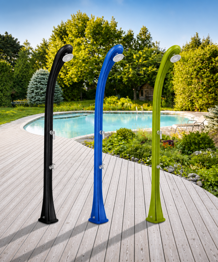 Ducha solar Aura 28L – Diseño funcional para jardín y piscina