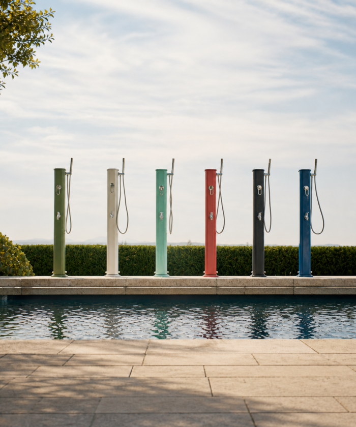 Ducha solar Lía 20L compacta para jardín y piscina – práctica, eficiente y de fácil instalación