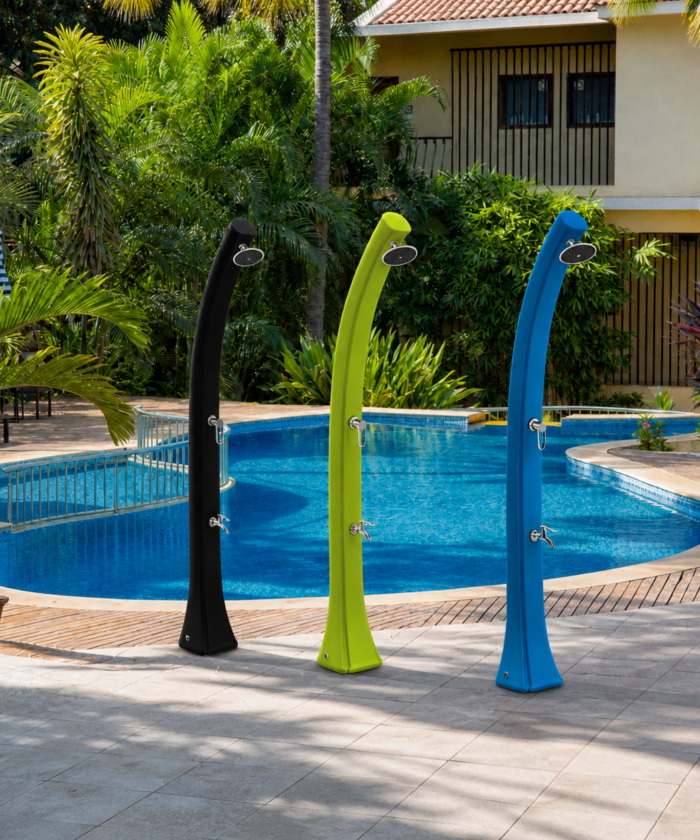 Ducha solar Selene 44L de gran capacidad para jardín y piscina – mayor autonomía y máximo confort